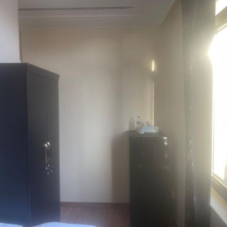 Four Stars Hostel Dubai Eksteriør bilde