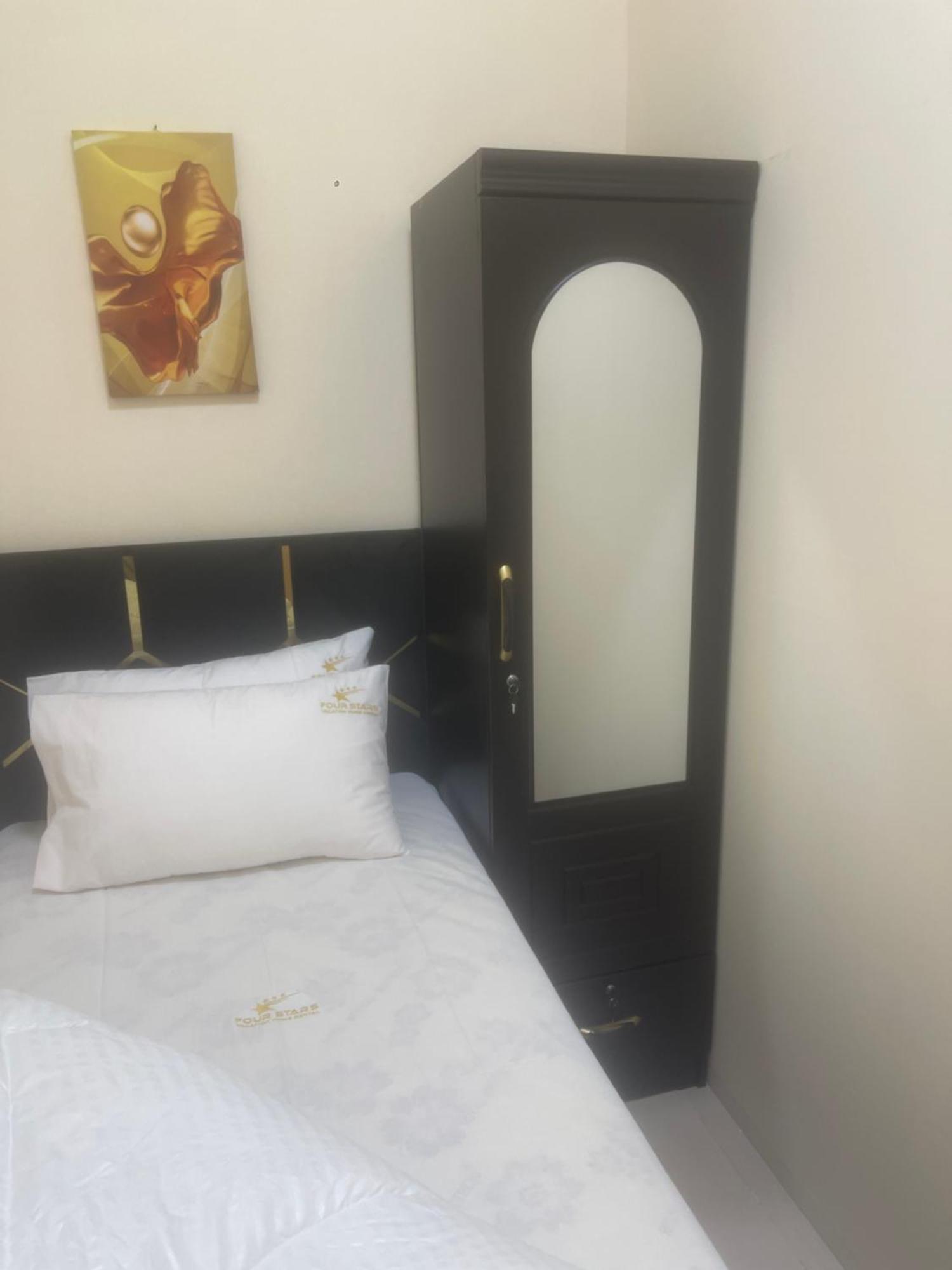Four Stars Hostel Dubai Eksteriør bilde
