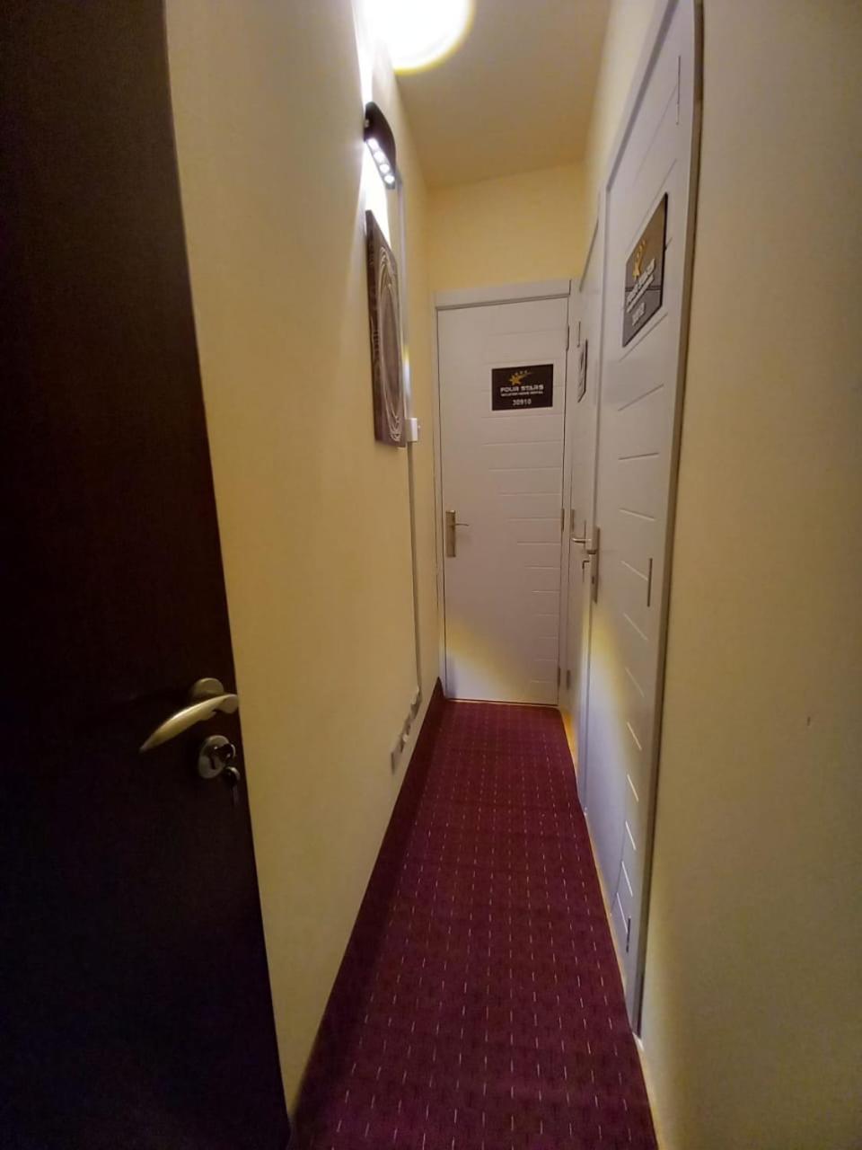 Four Stars Hostel Dubai Eksteriør bilde