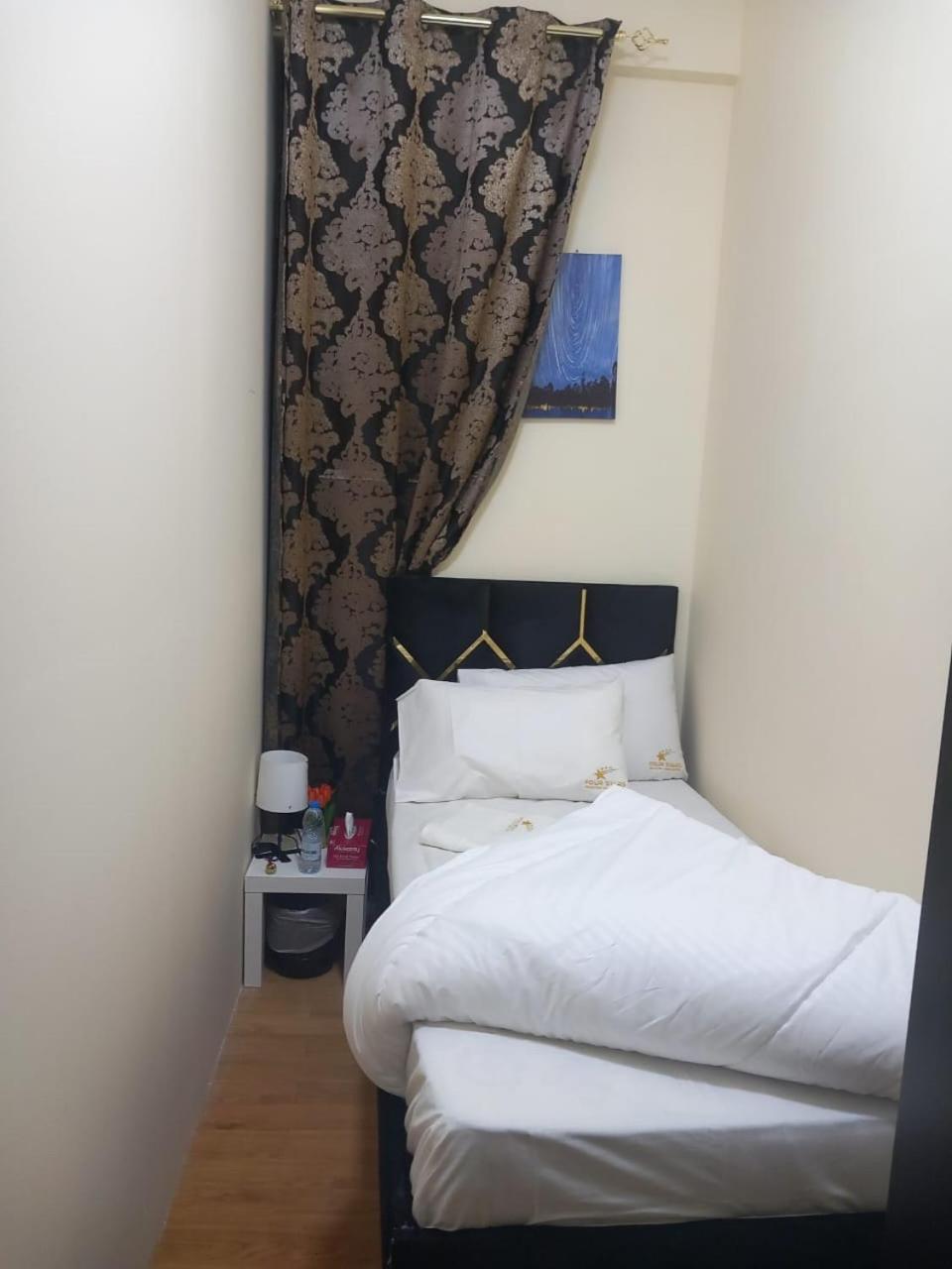Four Stars Hostel Dubai Eksteriør bilde