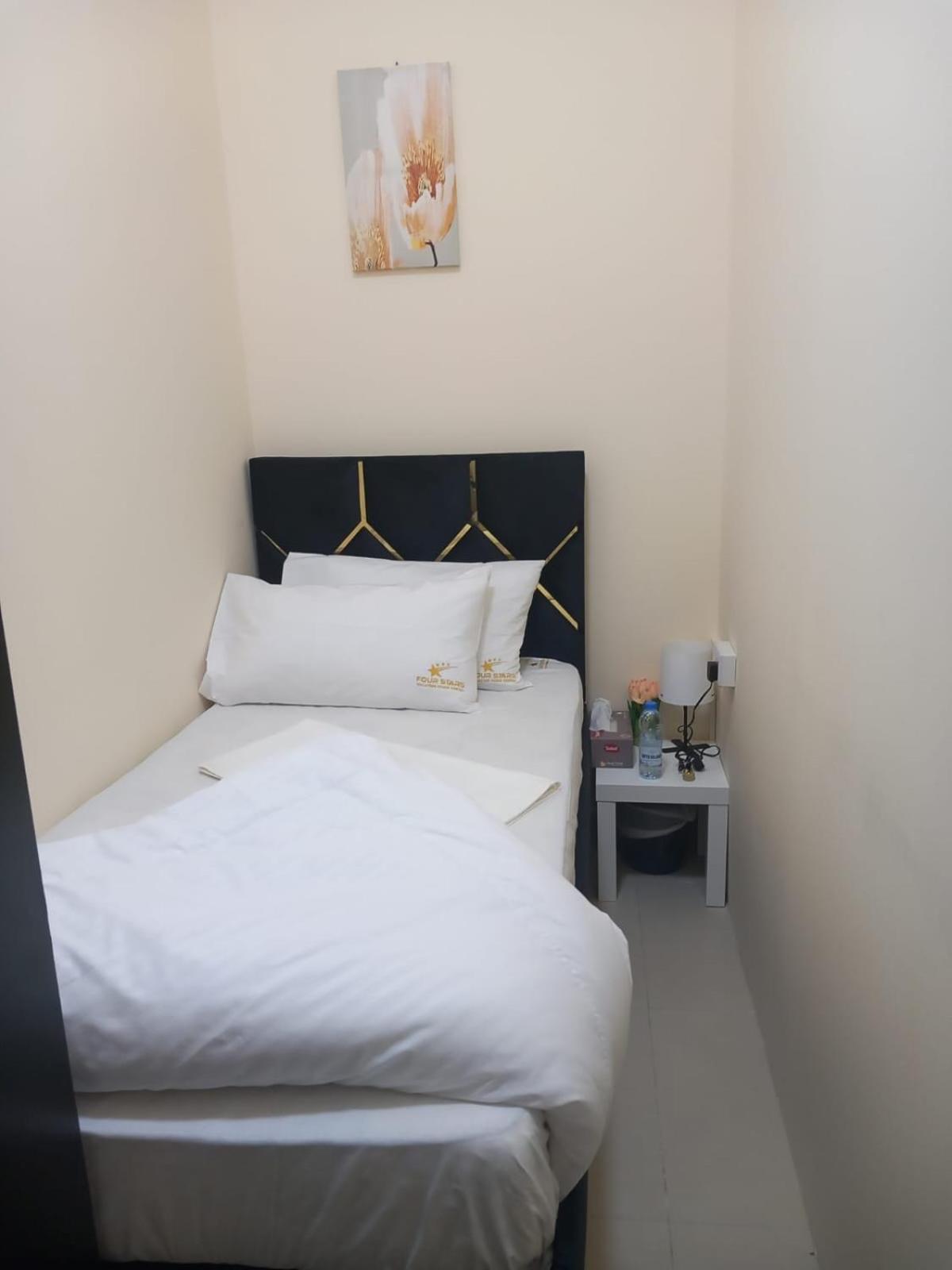 Four Stars Hostel Dubai Eksteriør bilde