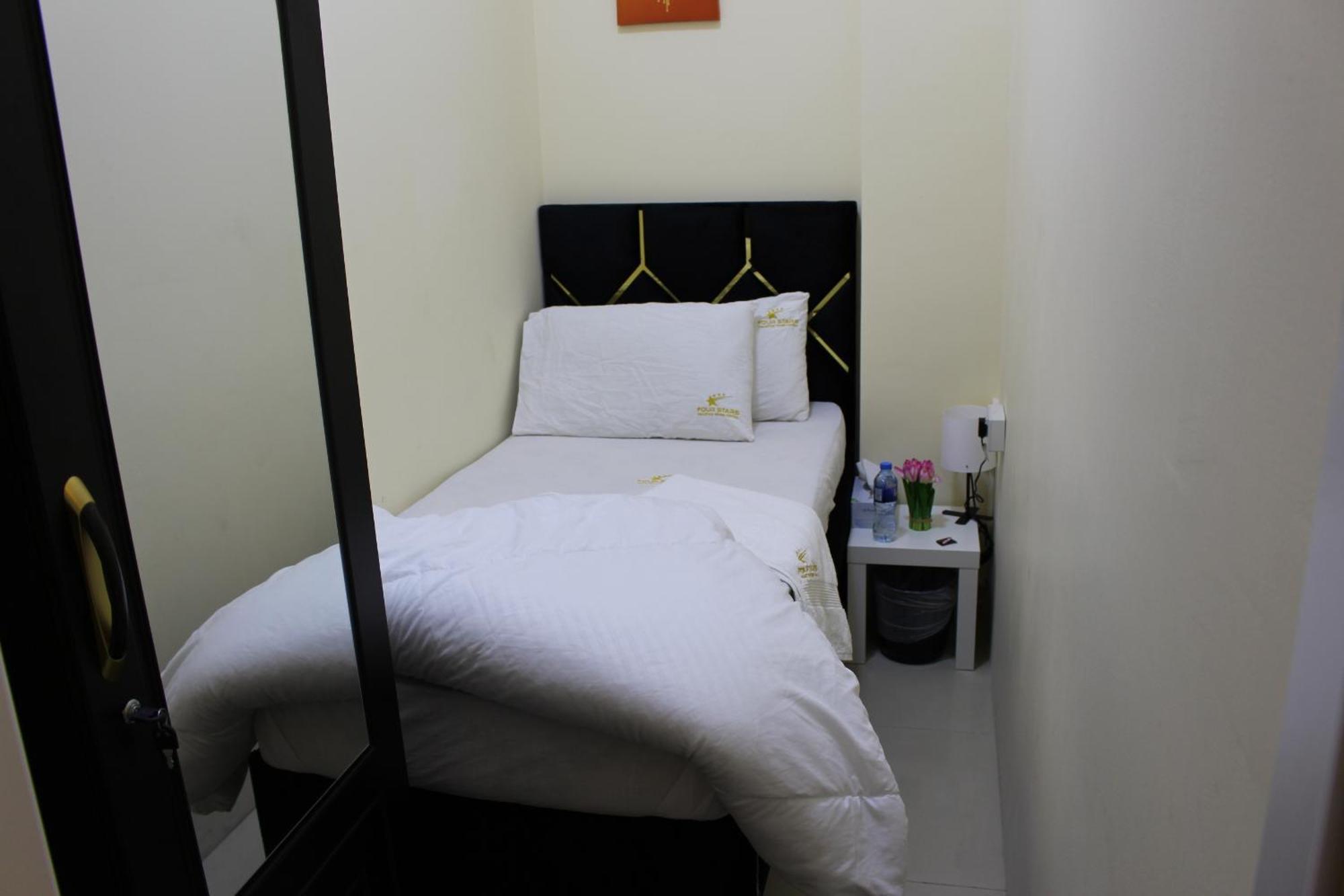 Four Stars Hostel Dubai Eksteriør bilde